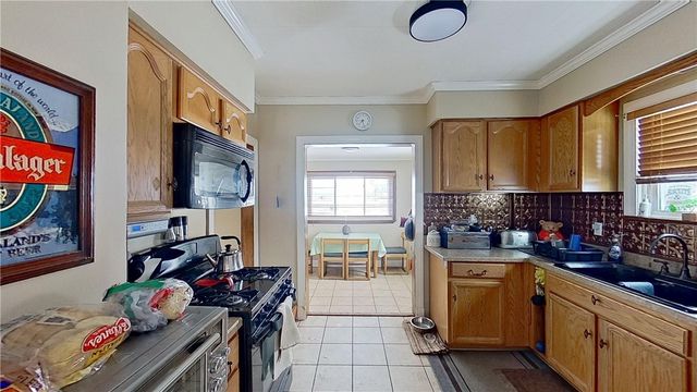 910 Temple Avenue, New Castle, PA 16101