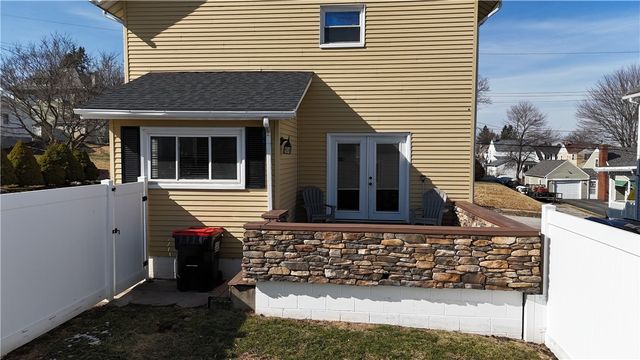 910 Temple Avenue, New Castle, PA 16101