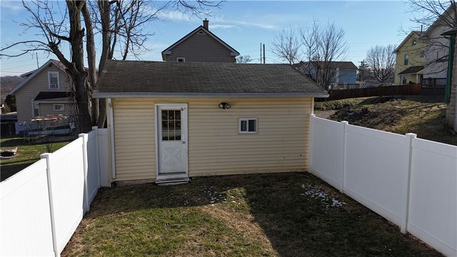 910 Temple Avenue, New Castle, PA 16101