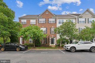 3802 DOMINION MILL DR, Alexandria, VA 22304
