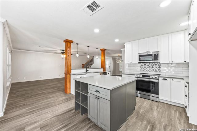 8502 Park Olympia, Universal City, TX 78148