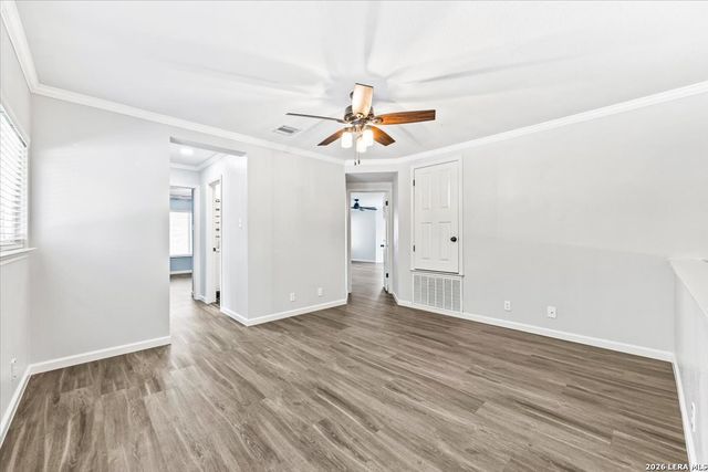 8502 Park Olympia, Universal City, TX 78148