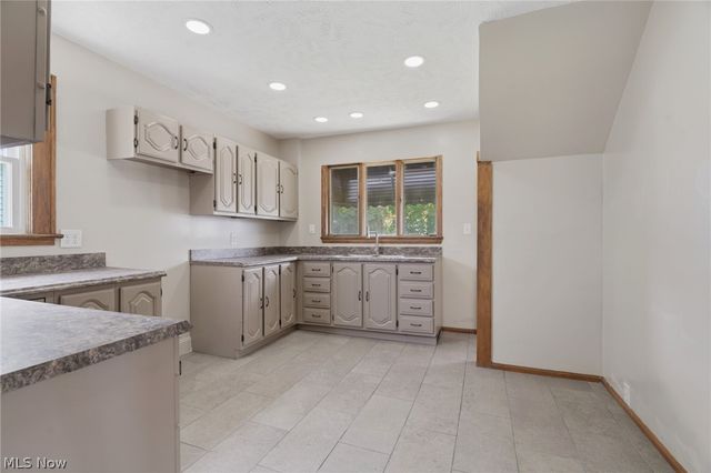 2321 S Arch Avenue S, Alliance, OH 44601
