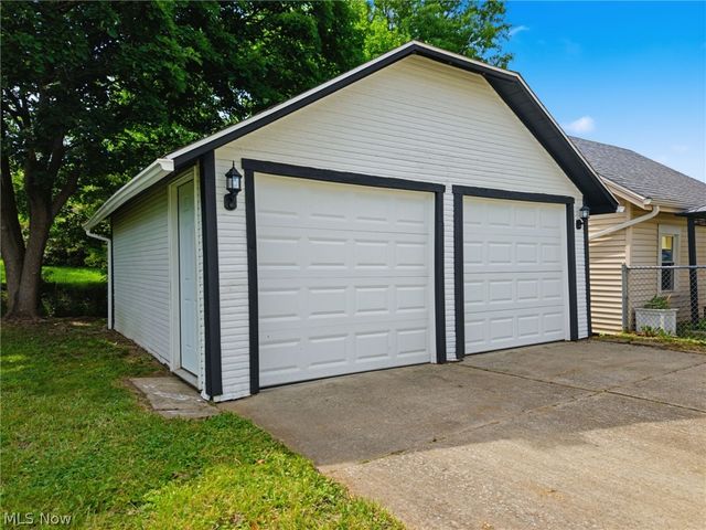 2321 S Arch Avenue S, Alliance, OH 44601