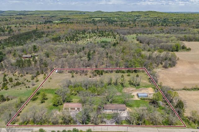 E9010A South Avenue, Reedsburg, WI 53959
