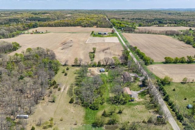 E9010A South Avenue, Reedsburg, WI 53959