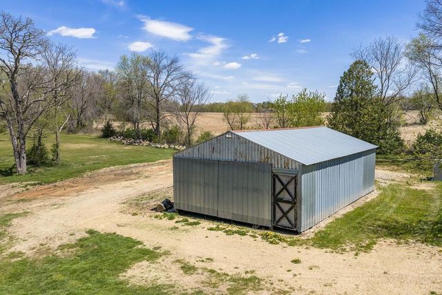 E9010A South Avenue, Reedsburg, WI 53959
