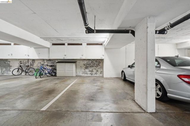 94 Bayo Vista Ave, Oakland, CA 94611