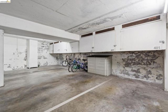 94 Bayo Vista Ave, Oakland, CA 94611
