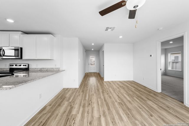 16056 Imes Way, Lytle, TX 78052