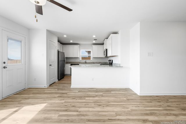 16056 Imes Way, Lytle, TX 78052