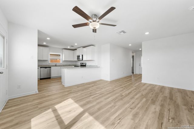 16056 Imes Way, Lytle, TX 78052