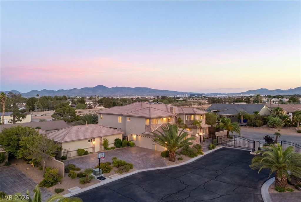 228 East Levi Avenue, Las Vegas, NV 89183 — photo 2
