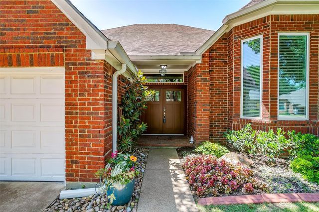 609 Huntington Court, Grapevine, TX 76051