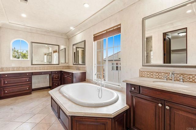 15616 New Park Terrace, San Diego, CA 92127