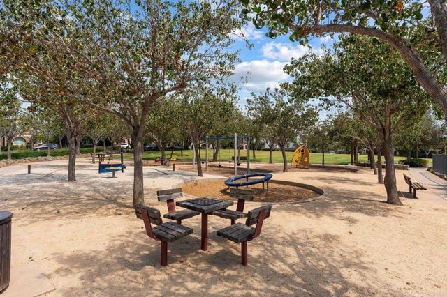 15616 New Park Terrace, San Diego, CA 92127