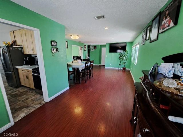 431 E Avenue R6, Palmdale, CA 93550