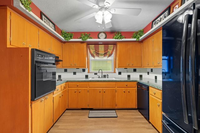 1871 E Shamrock Circle, Springfield, MO 65804