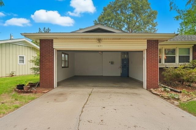 1871 E Shamrock Circle, Springfield, MO 65804