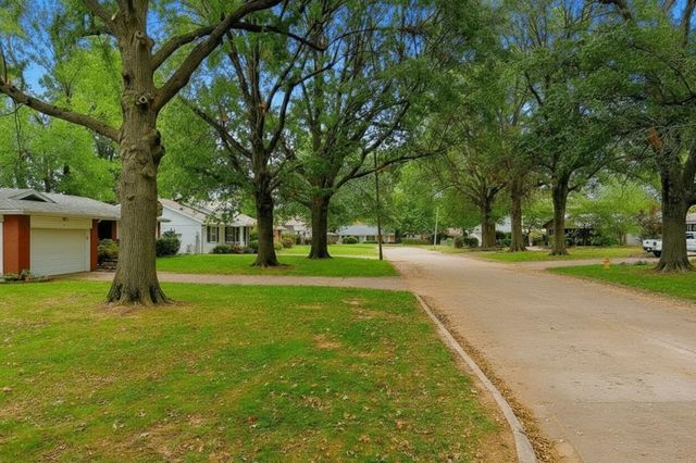 1871 E Shamrock Circle, Springfield, MO 65804