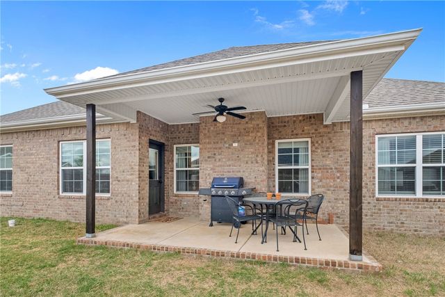 924 Laux Lane, Pea Ridge, AR 72751