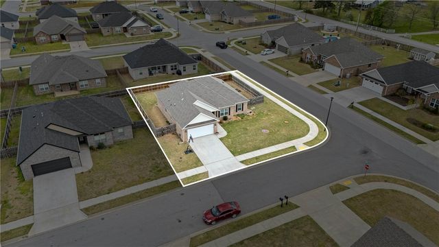 924 Laux Lane, Pea Ridge, AR 72751