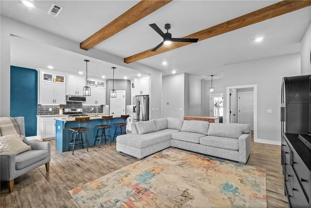 924 Laux Lane, Pea Ridge, AR 72751