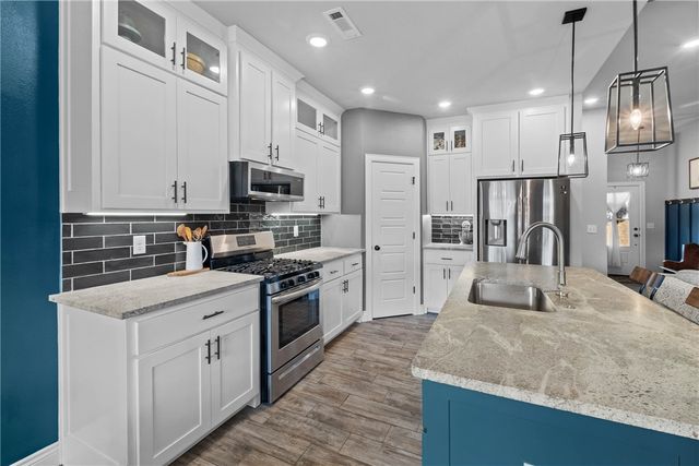 924 Laux Lane, Pea Ridge, AR 72751