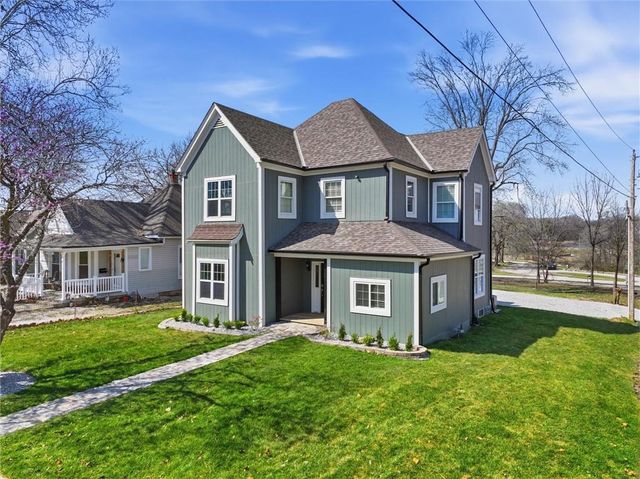 406 E Forest Street, Harrisonville, MO 64701