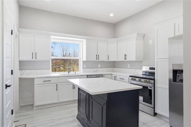 406 E Forest Street, Harrisonville, MO 64701