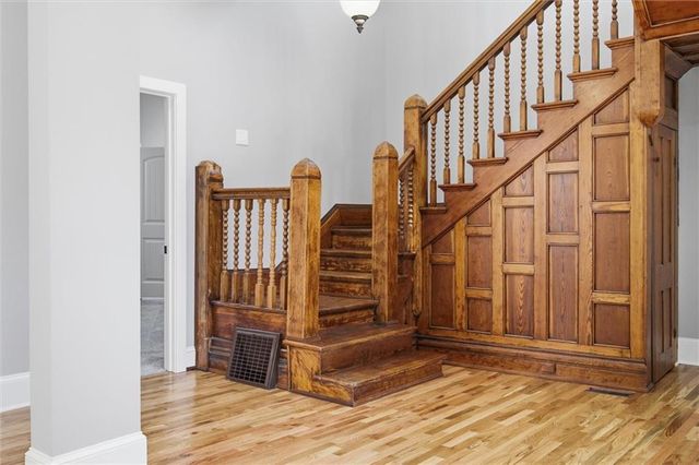 406 E Forest Street, Harrisonville, MO 64701