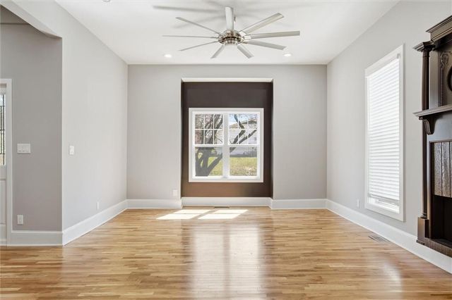 406 E Forest Street, Harrisonville, MO 64701