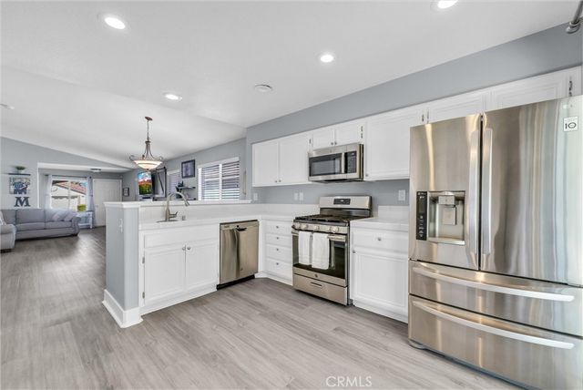 976 Miraflores Drive, Corona, CA 92882