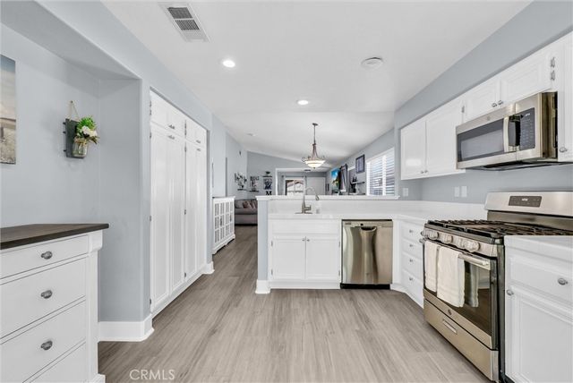 976 Miraflores Drive, Corona, CA 92882