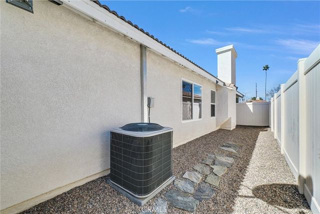 976 Miraflores Drive, Corona, CA 92882