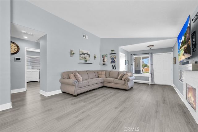 976 Miraflores Drive, Corona, CA 92882