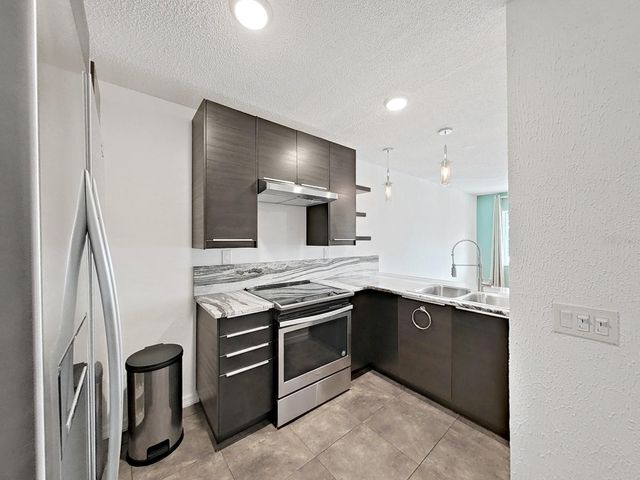 121 BRANDY WINE DRIVE 121, Largo, FL 33771