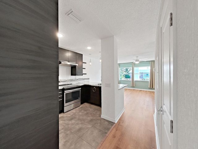 121 BRANDY WINE DRIVE 121, Largo, FL 33771