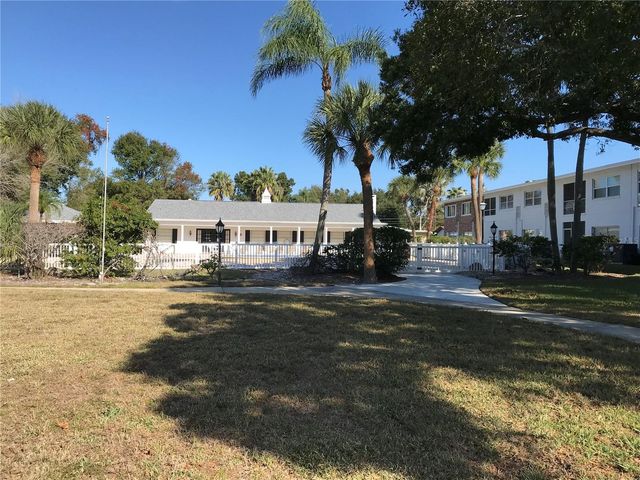 121 BRANDY WINE DRIVE 121, Largo, FL 33771