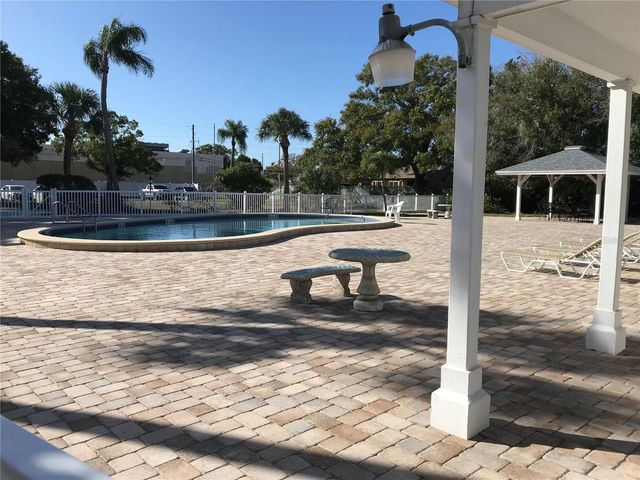 121 BRANDY WINE DRIVE 121, Largo, FL 33771