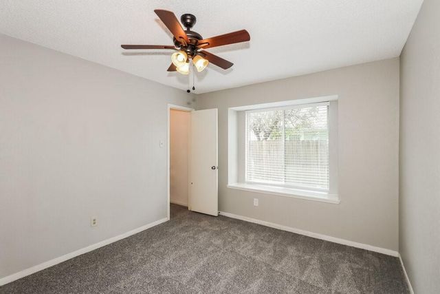 12723 Ashford Knoll Drive, Houston, TX 77082
