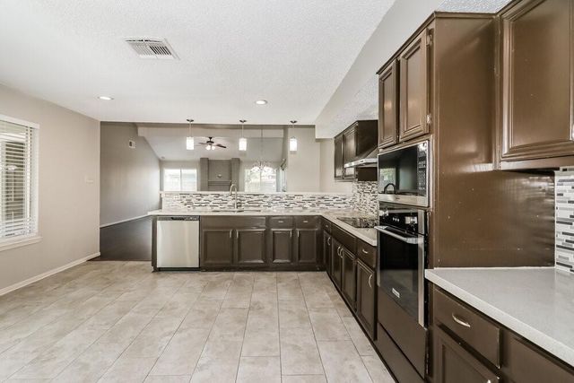 12723 Ashford Knoll Drive, Houston, TX 77082