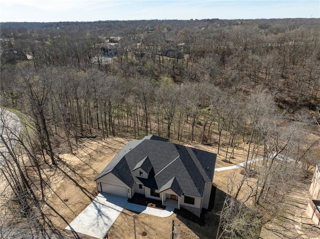 1 Skye Lane, Bella Vista, AR 72715