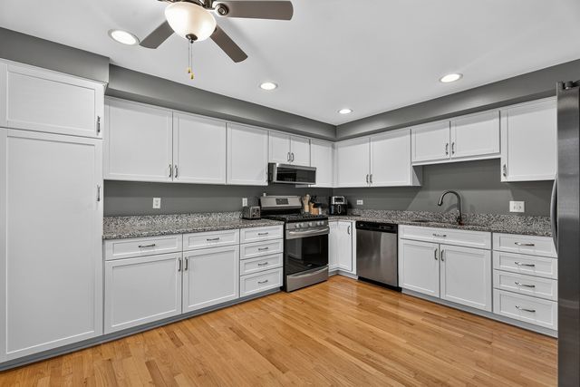 818 Bonnie Lane, Peotone, IL 60468