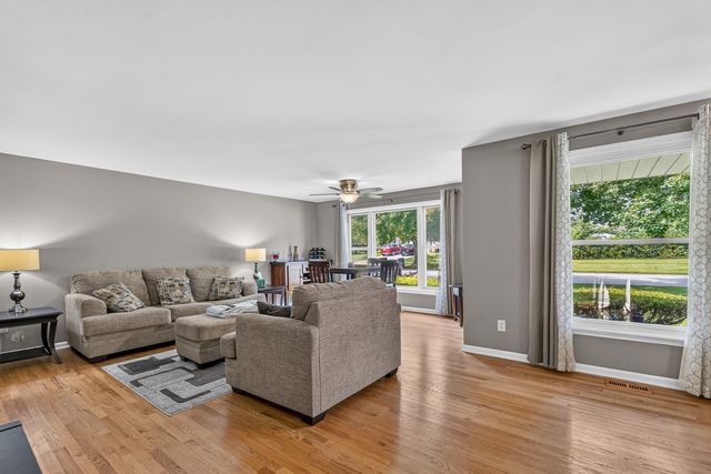 818 Bonnie Lane, Peotone, IL 60468