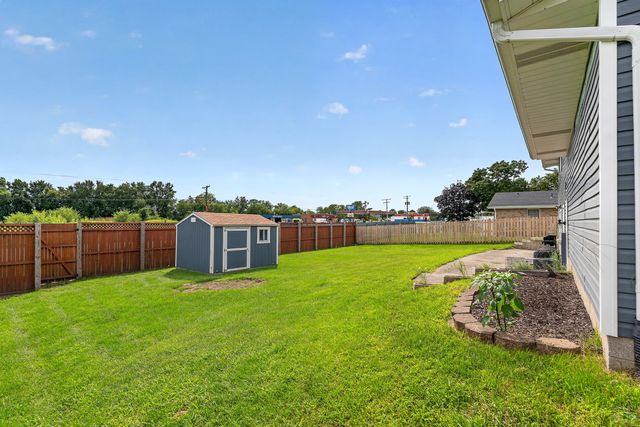 818 Bonnie Lane, Peotone, IL 60468
