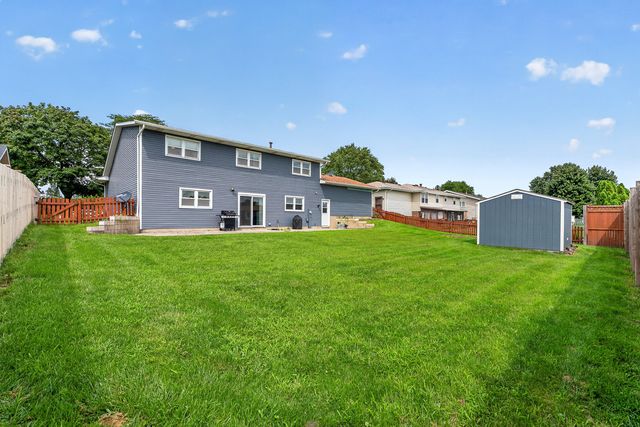 818 Bonnie Lane, Peotone, IL 60468