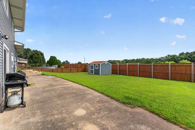 818 Bonnie Lane, Peotone, IL 60468