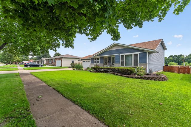 818 Bonnie Lane, Peotone, IL 60468