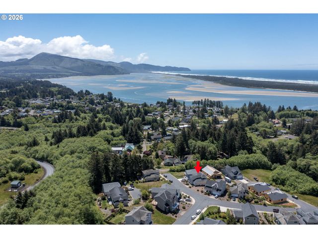 4455 MOONDANCER Ln, Tillamook, OR 97141